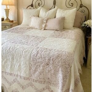 "Whispers‎ of Lace" – 96" Square Prairie Point Quilt  #180